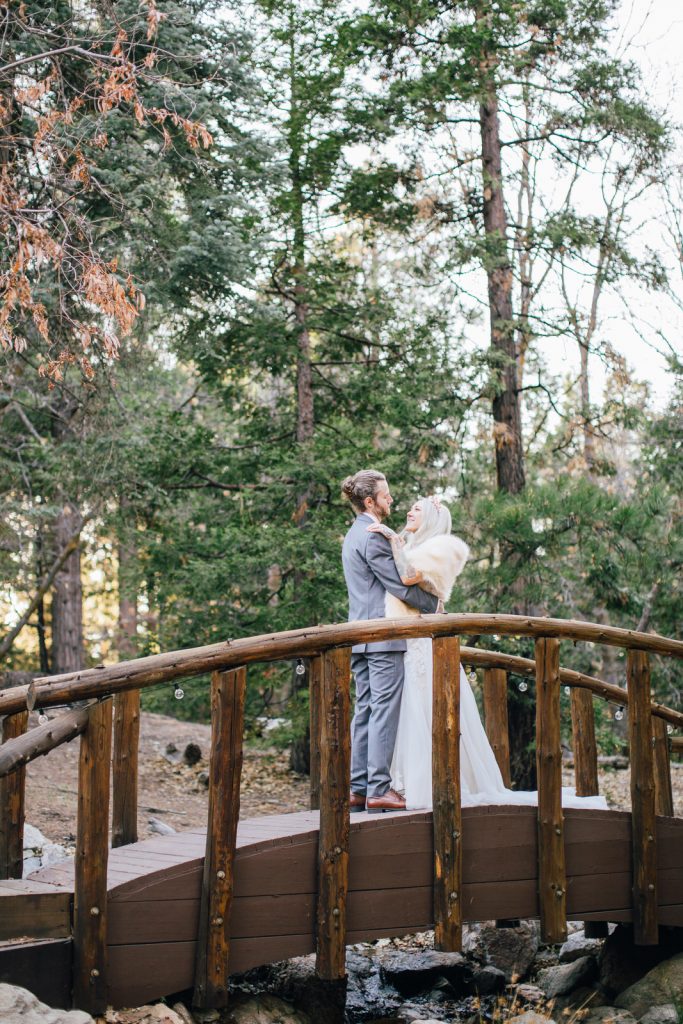 Pine-Rose-Cabins-elopement-winter-lake-arrowhead-elopement-lake-arrowhead-wedding-photographer