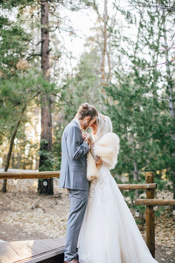 Pine-Rose-Cabins-elopement-winter-lake-arrowhead-elopement-lake-arrowhead-wedding-photographer