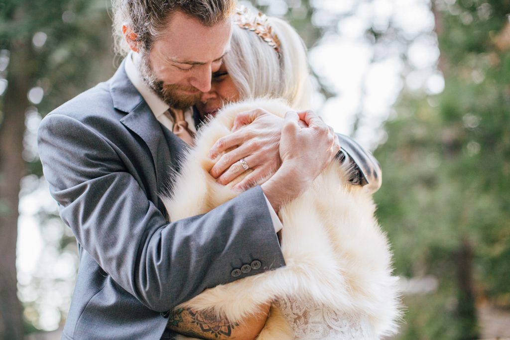 Pine-Rose-Cabins-elopement-winter-lake-arrowhead-elopement-lake-arrowhead-wedding-photographer