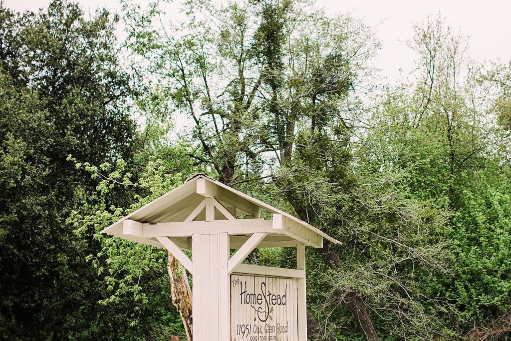 Winter-wedding-at-the-homestead-at-wilshire-farm-oak-glen-wedding-southern-california-wedding-boho-bride-mountain-wedding