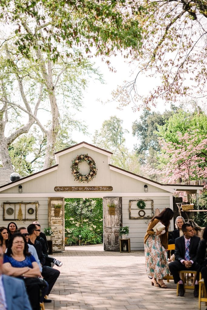 Winter-wedding-at-the-homestead-at-wilshire-farm-oak-glen-wedding-southern-california-wedding-boho-bride-mountain-wedding