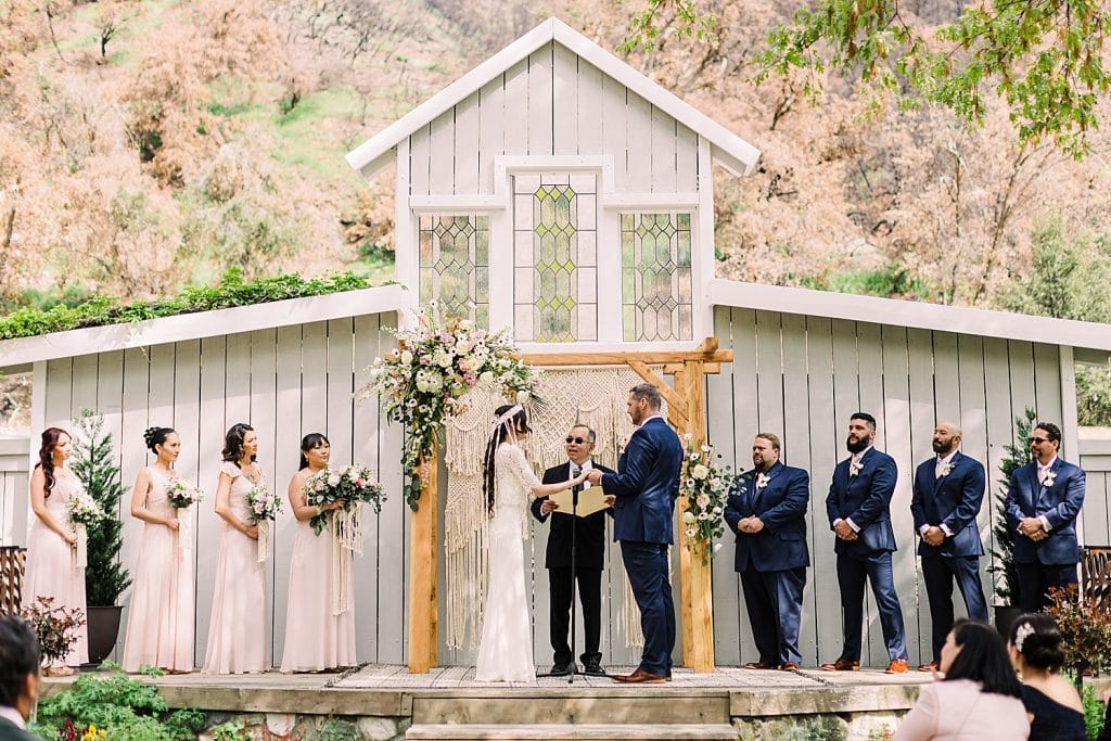 Winter-wedding-at-the-homestead-at-wilshire-farm-oak-glen-wedding-southern-california-wedding-boho-bride-mountain-wedding