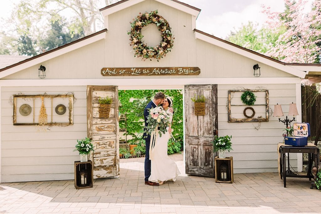 Winter-wedding-at-the-homestead-at-wilshire-farm-oak-glen-wedding-southern-california-wedding-boho-bride-mountain-wedding