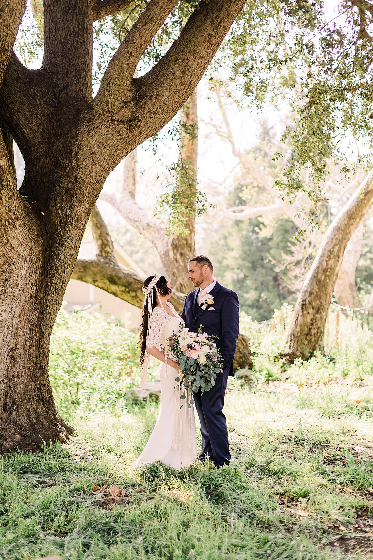 Winter-wedding-at-the-homestead-at-wilshire-farm-oak-glen-wedding-southern-california-wedding-boho-bride-mountain-wedding