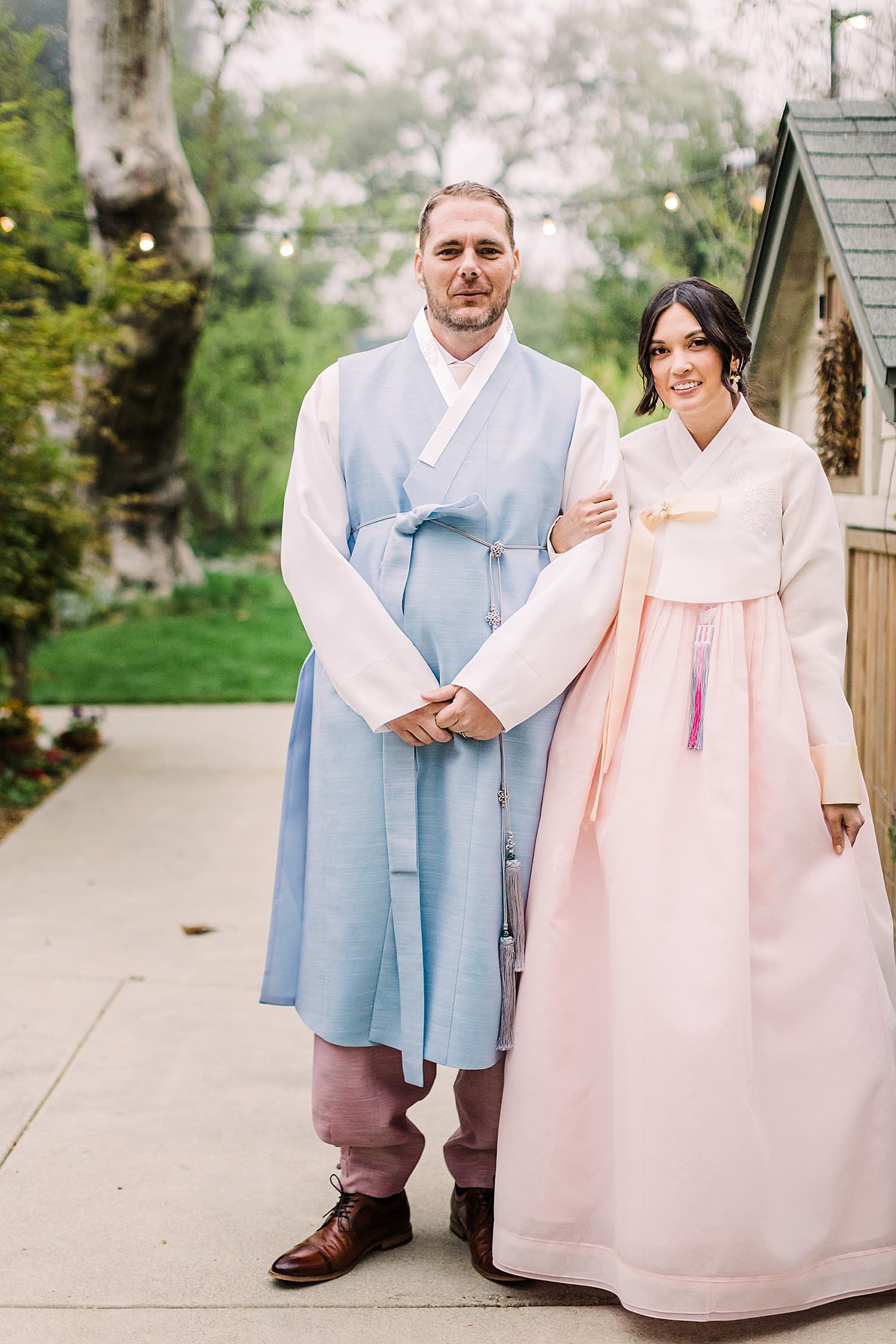 Winter-wedding-at-the-homestead-at-wilshire-farm-oak-glen-wedding-southern-california-wedding-boho-bride-mountain-wedding