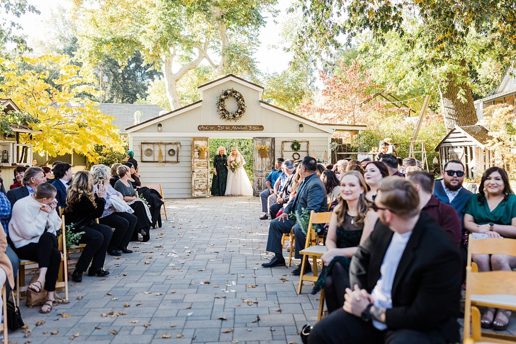 Oak-glen-wedding-the-homestead-fall-wedding-the-homestead-at-wilshire-ranch-serendipity-autumn-wedding-oak-glen-photographer012021