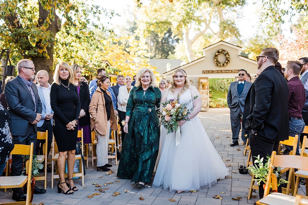 Oak-glen-wedding-the-homestead-fall-wedding-the-homestead-at-wilshire-ranch-serendipity-autumn-wedding-oak-glen-photographer012021