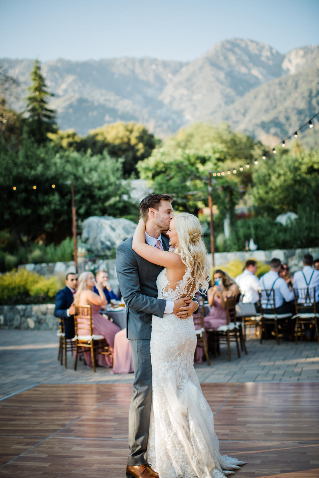 First-dance-at-the-homestead-in-oak-glen