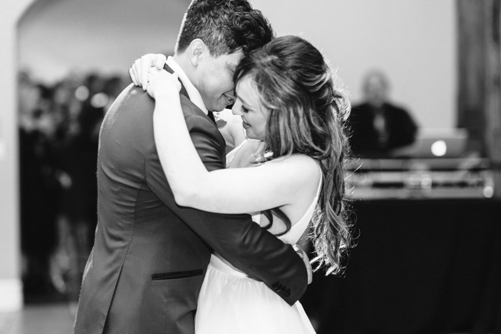 wedding reception dancing at villa de amore