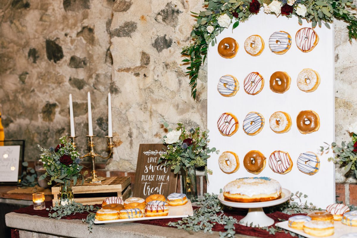 donut wall hidden oaks retreat wedding