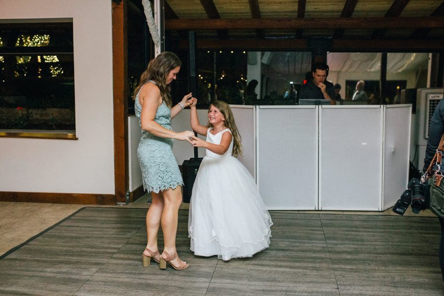 reception dancing at los willows