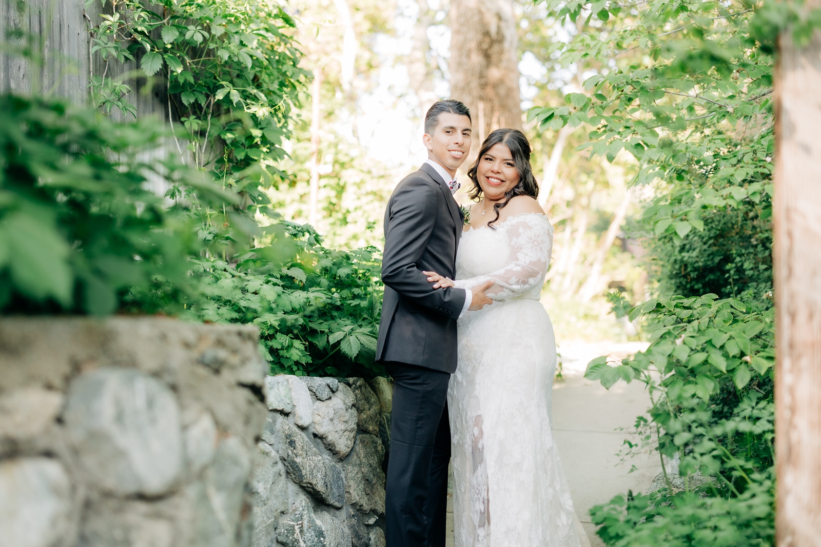 Spring wedding at the Homestead in Oak Glen